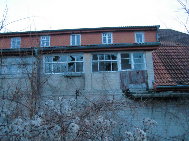 istock Dilapidated house on the lake 2022483825