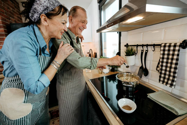 istock We like to cook together 2022904668