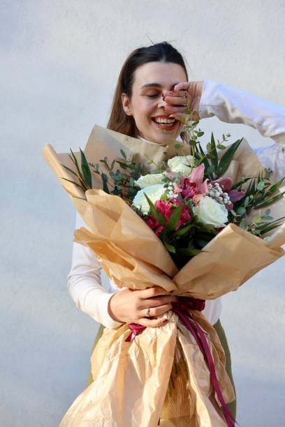 istock Flower Girl 2022913704