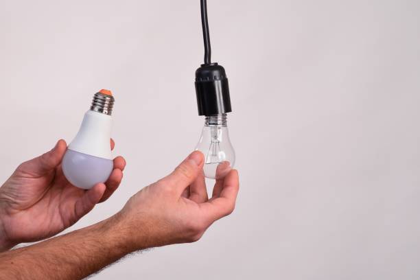 istock Replacing the lamp in the lamp. 2024898873