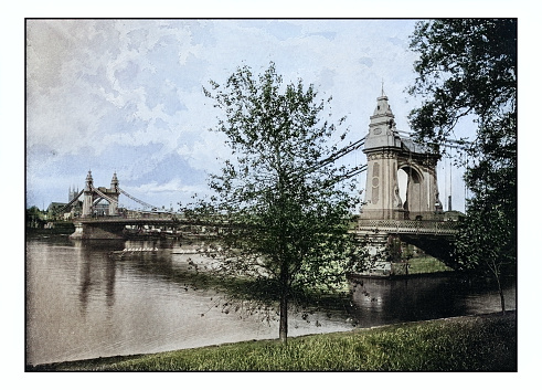 Antique London's photographs: Hammersmith bridge