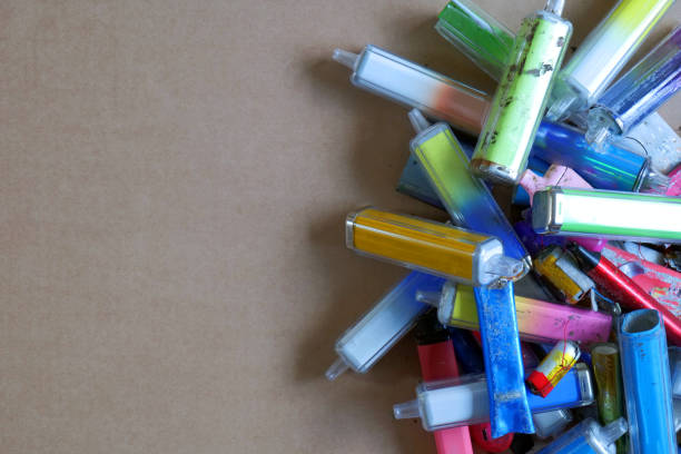 istock Collection of discarded vapes on a cardboard background 2025080030