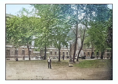 Antique London's photographs: The Quadrangle, St Bartholomew's Hospital