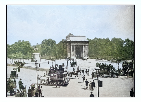Antique London's photographs: Green park arch, Wellington place