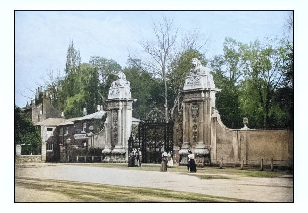 istock Antique London's photographs: Hampton court palace, Lion gates 2025113163