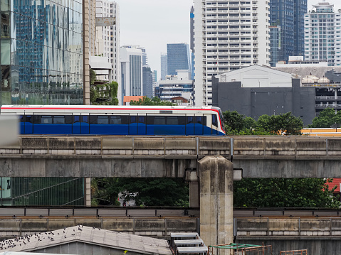 BTS Skytrain runs nearby. Siam Station during daytime It is very popular when traveling in Bangkok. To avoid traffic jams.