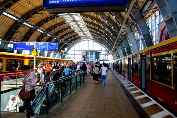 2018.06.11 berlín, alrededor de la ciudad - berlinale palast fotografías e imágenes de stock