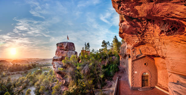 Mutiny Memorial also known as Ajitgarh ('Place of the Unvanquished') , was constructed in 1863 and it is a Gothic style building in red sandstone with an octagonal base.