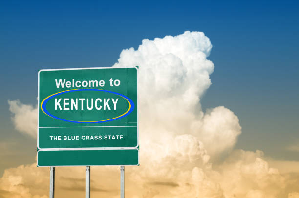 istock Kentucky  welcome road sign 2027151752