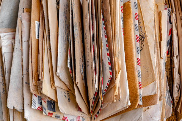 old envelopes with stamps - air mail mail envelope blank ストックフォトと画像