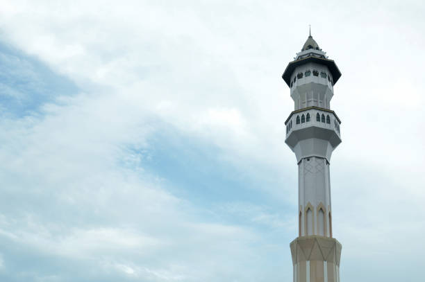 istock Mosque Baitul Izzah Tarakan, Indonesia 2027671772