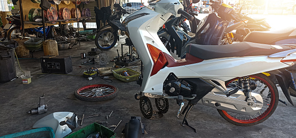 Shop that accepts repairs Motorcycle, engine repair\nMotors and parts