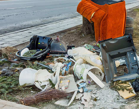 Various household rubbish has been dumped on the streets, which will later be collected by special transport