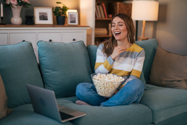 istock Popcorn, movies and joy 2028000100