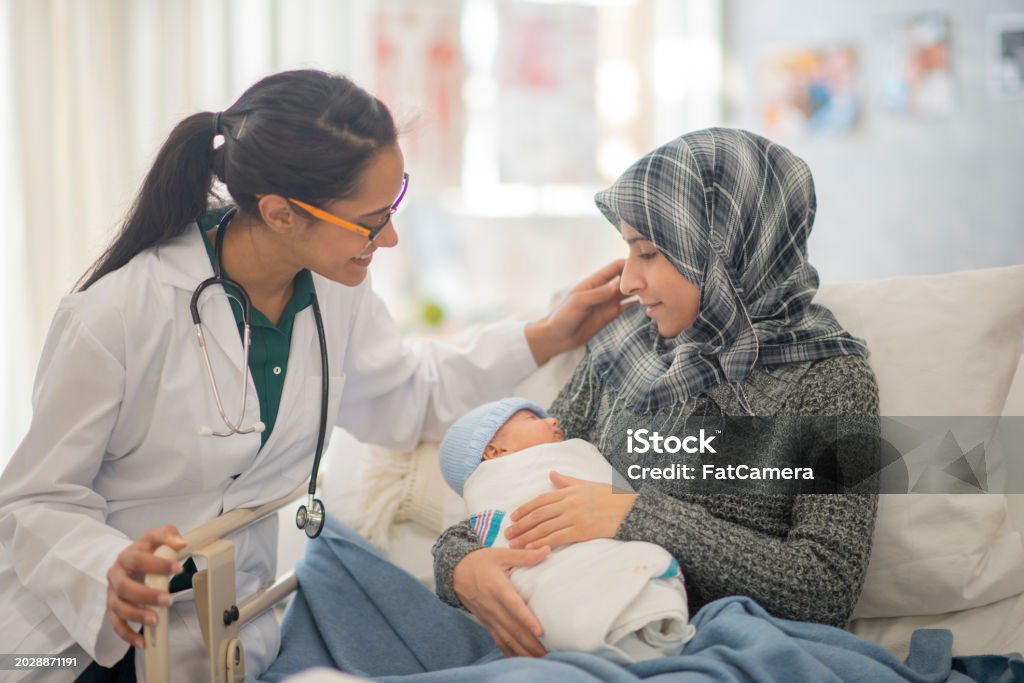 Make Ward Rounds Making Maternity Ward Rounds Stock Photo - Download Image Now ...
