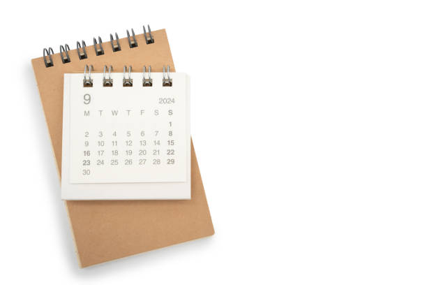 istock Simple desk calendar for SEPTEMBER 2024 and blank memo isolated on white background. 2029372497