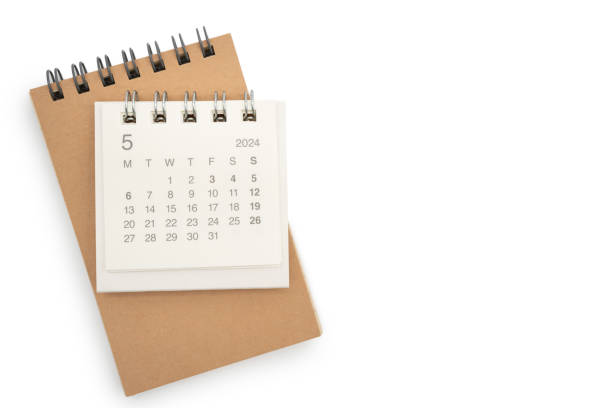 istock Simple desk calendar for MAY 2024 and blank memo isolated on white background. 2029372541
