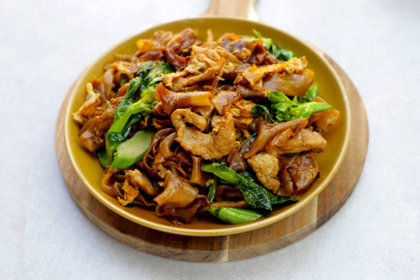 istock Stir-fried rice noodles with soy sauce and pork 2029799009
