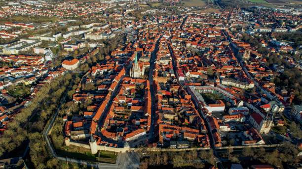 вид с воздуха на старый город города мюльхаузен - mühlhausen стоковые фото и изображения