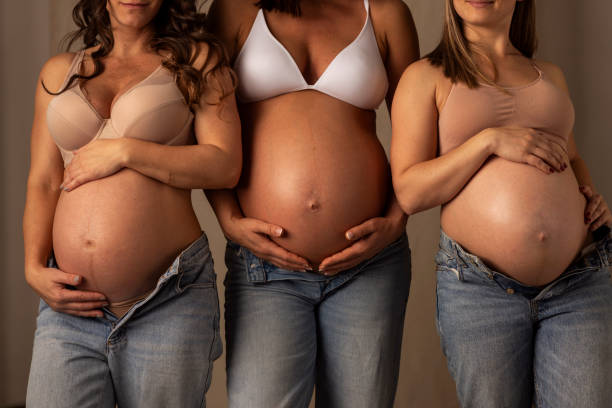 istock Baby bump buddies 2031675819