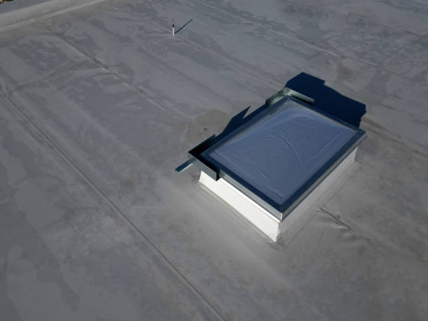 Waterproofing foils based on PVC-P reinforced with UV-resistant polyester mesh can be exposed directly to weather
membranes have a reinforcement fully integrated into the smooth matte top layer