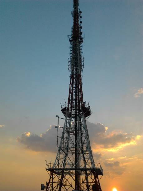 tour de communication à séoul - television tower flash photos et images de collection