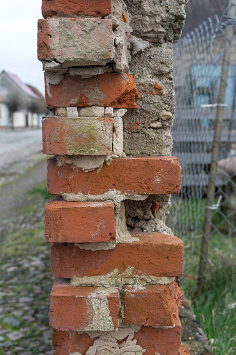 Detail of masonry with red bricks