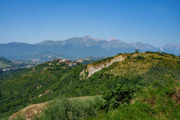istock Country landscape in Abruzzo between Penne and Teramo at summer 2032609804