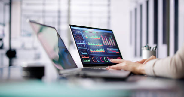 Data Analyst Using Data Analytics KPI Data Analyst Using Data Analytics KPI Dashboard analytics dashboard stock pictures, royalty-free photos & images