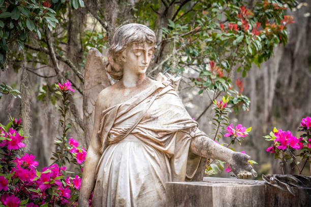 istock Bonaventure Cemetery Savannah Georgia 2033528746