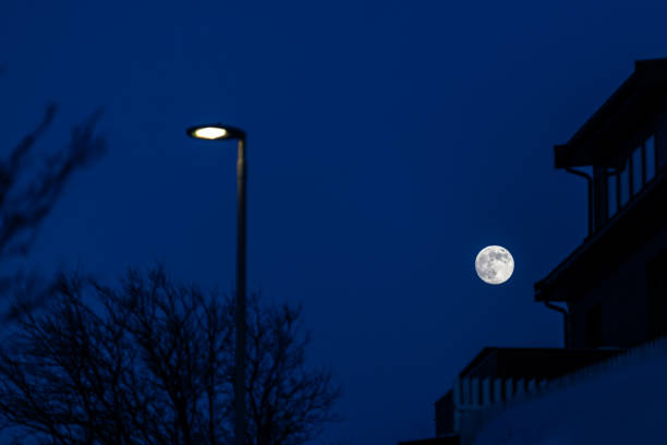 full moon. - hammerfest imagens e fotografias de stock