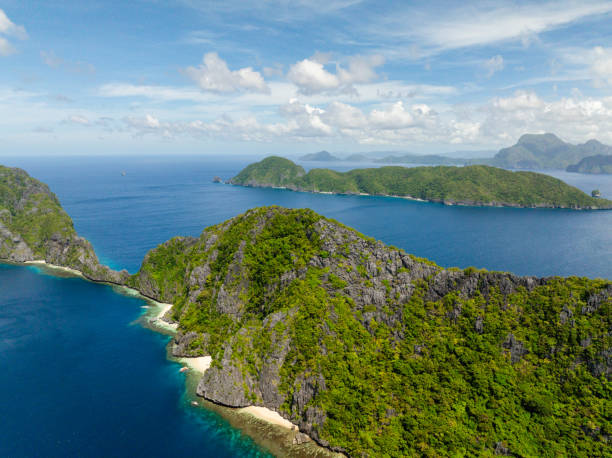 istock Islands in El Nido, Philippines. 2034729131