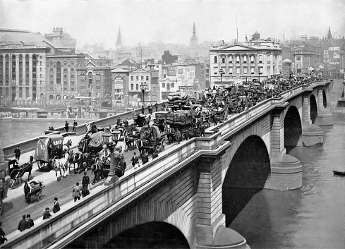 the bridge was the busiest point in London; 8,000 pedestrians and 900 vehicles crossed every hour. \n\nThis was then sold to Robert P. McCulloch, real estate developer who founded Lake Havasu City. He installed the bridge to attract tourists.