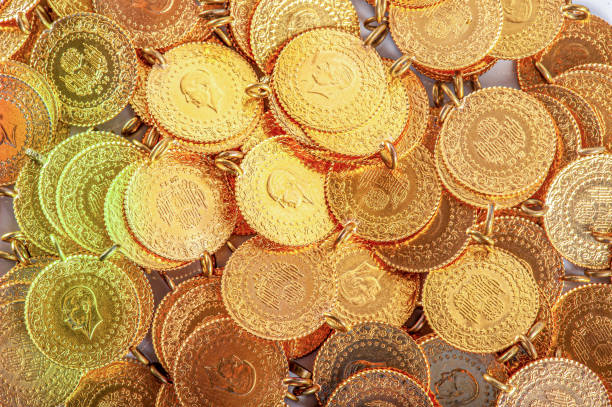istock Many quarter gold coins 2035240943