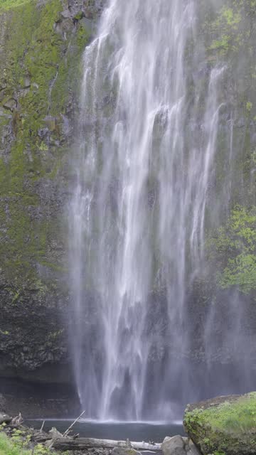 Upper Multnomah Falls Vertical Video