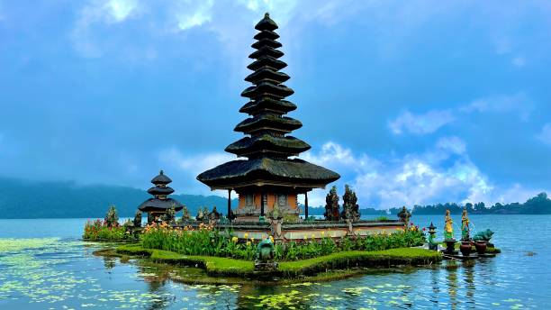 istock Pura Ulun Danu Bratan, Bali, Indonesien 2037839301