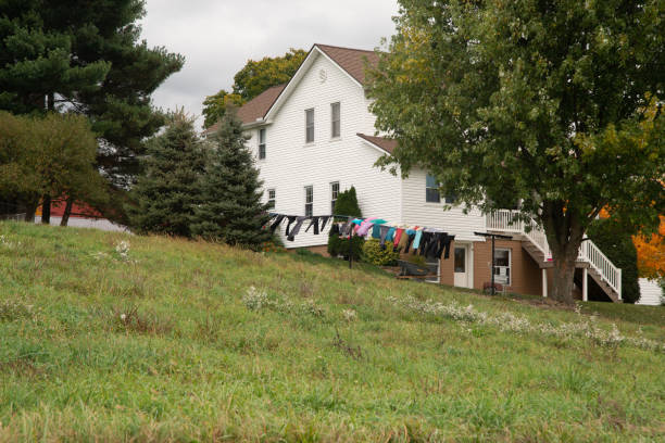 istock Amish House and Clothesline in Walnut Creek, Ohio 2037967401