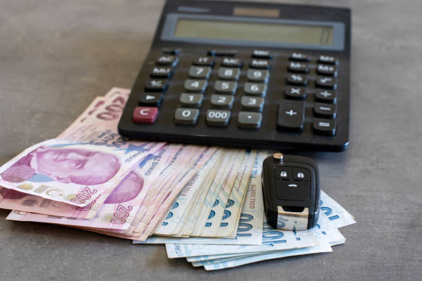 istock Car keys and Turkish lira. 2038076005