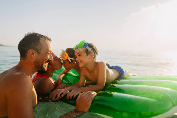 istock Family's summer vacation 2038105317