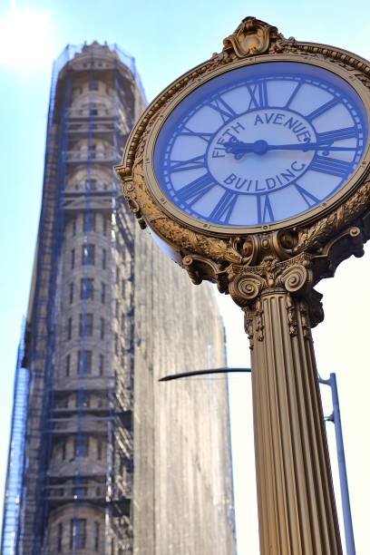 istock Flatiron Building 5th Avenue - New York 2038152331