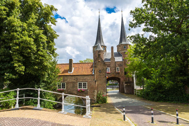 eastern gate in delft - delft europe spring old town 뉴스 사진 이미지