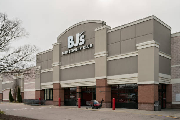 A generic clothing store is full of saving choices for clients.