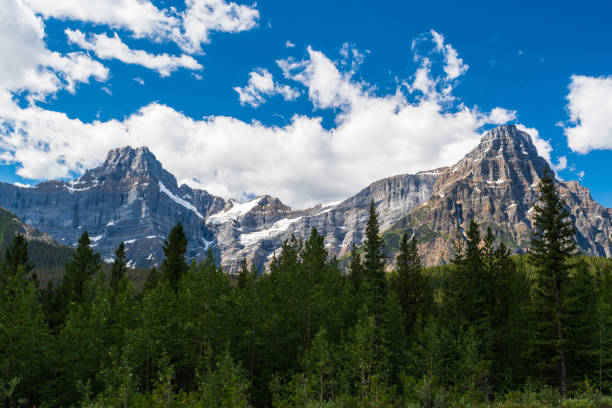 istock Icefields Parkway, Alberta Canada, Banff and Jasper National Park 2039199804