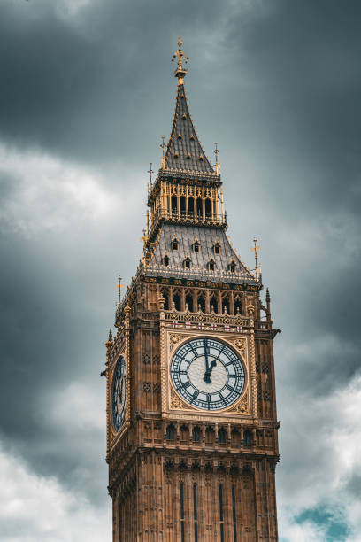 westminster big ben, symbole emblématique de londres et du royaume-uni - semaine de la mode de londres photos et images de collection