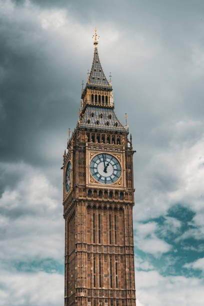 tour de l’horloge du palais de westminster de londres et du royaume-uni - semaine de la mode de londres photos et images de collection