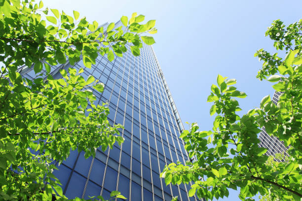 istock Fresh greenery and a building near Umeda, Osaka 2039922864