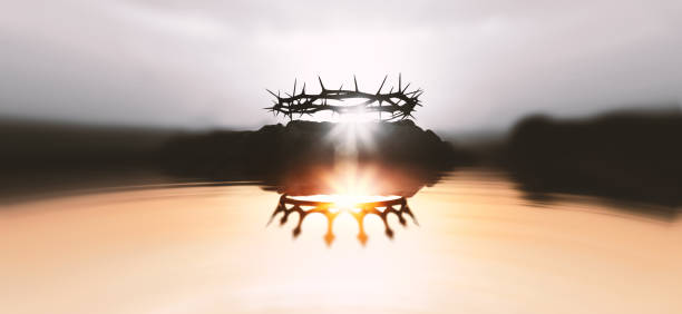 Cтоковое фото Перевернутый терновый венец и венец, символизирующий страдания и испытания Иисуса, символизирует смерть Спасителя и воскресшего Царя, фон