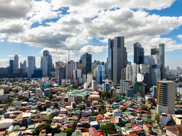 metro manila, philippines. - manila apartment poverty slum foto e immagini stock