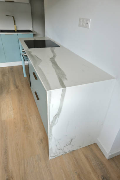 Ceramic worktop: veining and mitering between worktop and vertical wall (jamb) Ceramic worktop: veining and mitering between worktop and vertical wall (jamb) miter saw stock pictures, royalty-free photos & images