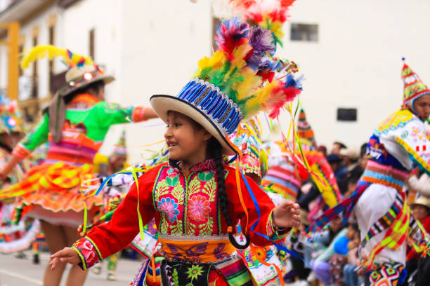 Photo of folkloric dancers dancing the typical Peruvian dance \